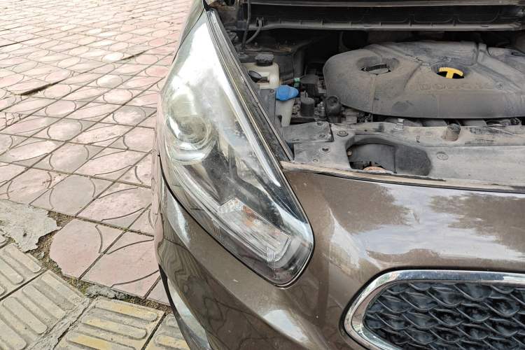 Used Kia Carens 2013 2.0L 5-Seater Automatic Standard Version China V Standard Right Front Headlight