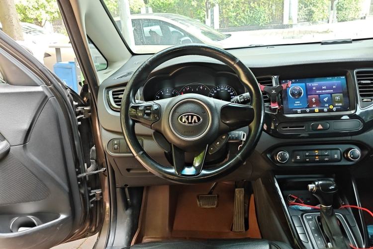 Used Kia Carens 2013 2.0L 5-Seater Automatic Standard Version China V Standard Steering Wheel