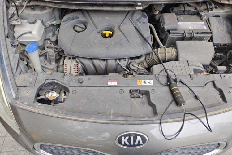Used Kia Carens 2013 2.0L 5-Seater Automatic Standard Version China IV Standard Engine Bay