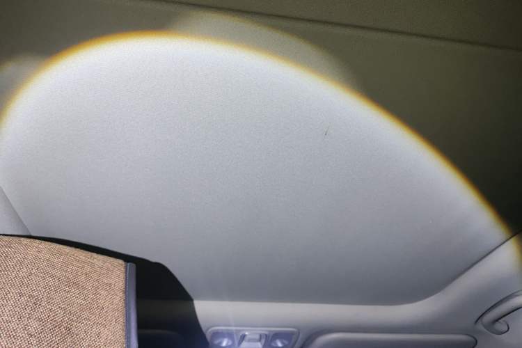 Used Kia Carens 2013 2.0L 7-Seater Automatic Standard Version China IV Standard Headliner