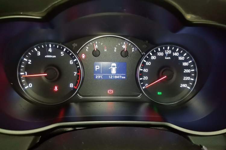 Used Kia Carens 2013 2.0L 7-Seater Automatic Standard Version China IV Standard Instrument Cluster