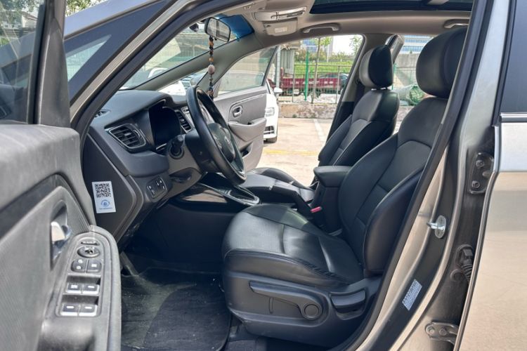 Used Kia Carens 2013 2.0L 5-Seater Automatic Comfort Version China IV Standard Interior 2