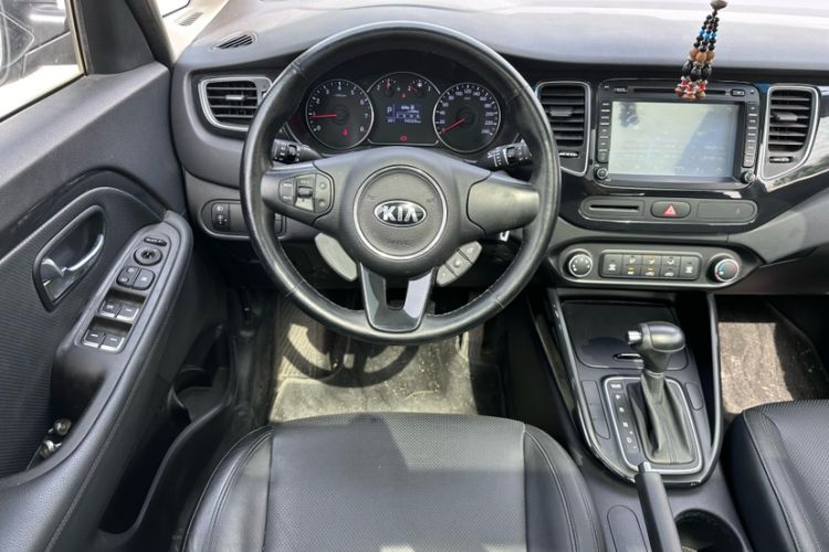 Used Kia Carens 2013 2.0L 5-Seater Automatic Comfort Version China IV Standard Interior 4