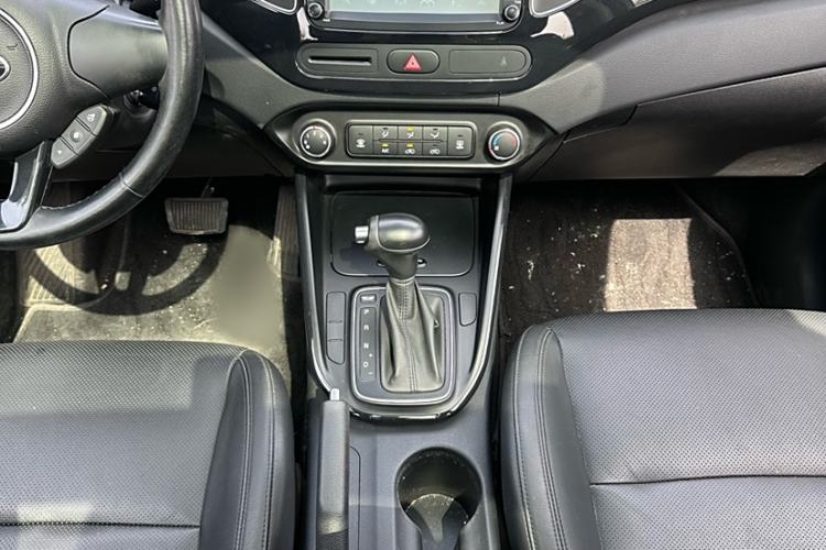Used Kia Carens 2013 2.0L 5-Seater Automatic Comfort Version China IV Standard Interior 5