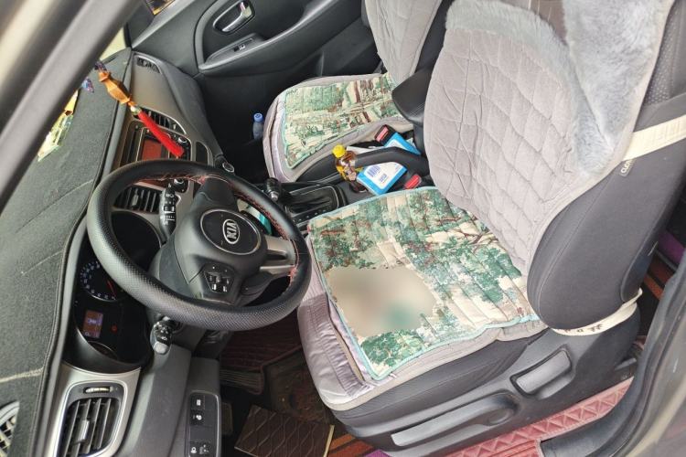 Used Kia Carens 2013 2.0L 5-Seater Automatic Standard Version China IV Standard Left Front Seat