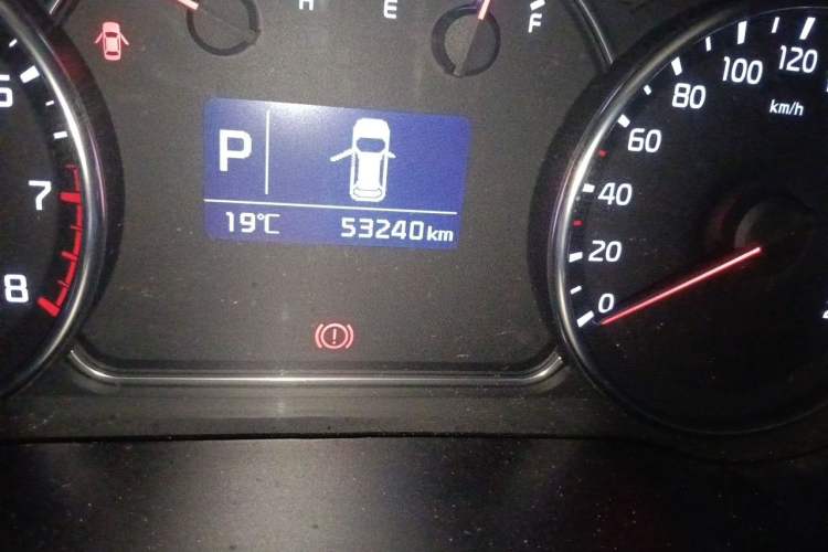 Used Kia Carens 2013 2.0L 7-Seater Automatic Standard Version China IV Standard Odometer Close Up