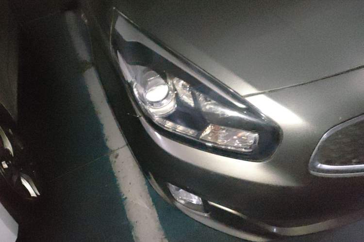 Used Kia Carens 2013 2.0L 7-Seater Automatic Standard Version China IV Standard Right Front Headlight