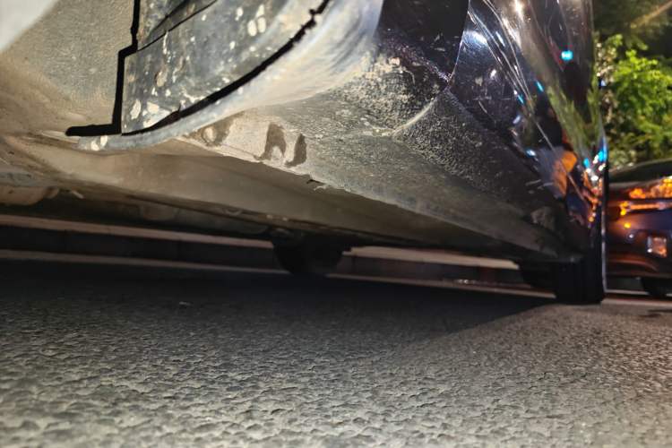 Used Kia Carens 2013 2.0L 7-Seater Automatic Standard Version China IV Standard Chassis Front Left