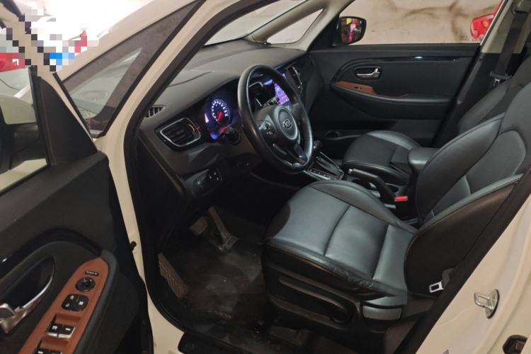 Used Kia Carens 2013 2.0L 7-Seater Automatic Comfort Edition China V Standard Driver Seat