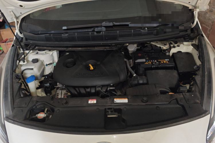 Used Kia Carens 2013 2.0L 7-Seater Automatic Comfort Edition China V Standard Engine Bay