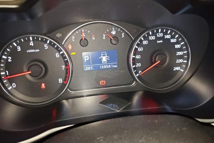 Used Kia Carens 2013 2.0L 7-Seater Automatic Luxury Version China IV Standard Instrument Cluster