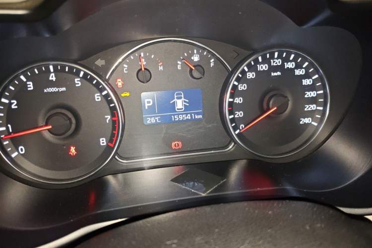 Used Kia Carens 2013 2.0L 7-Seater Automatic Luxury Version China IV Standard Odometer Close Up