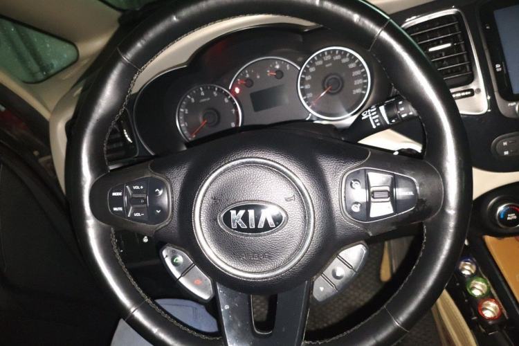 Used Kia Carens 2013 2.0L 7-Seater Automatic Luxury Version China IV Standard Steering Wheel