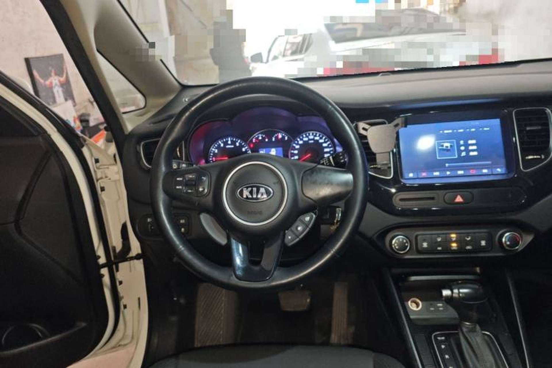Used Kia Carens 2013 2.0L 7-Seater Automatic Comfort Edition China V Standard Steering Wheel