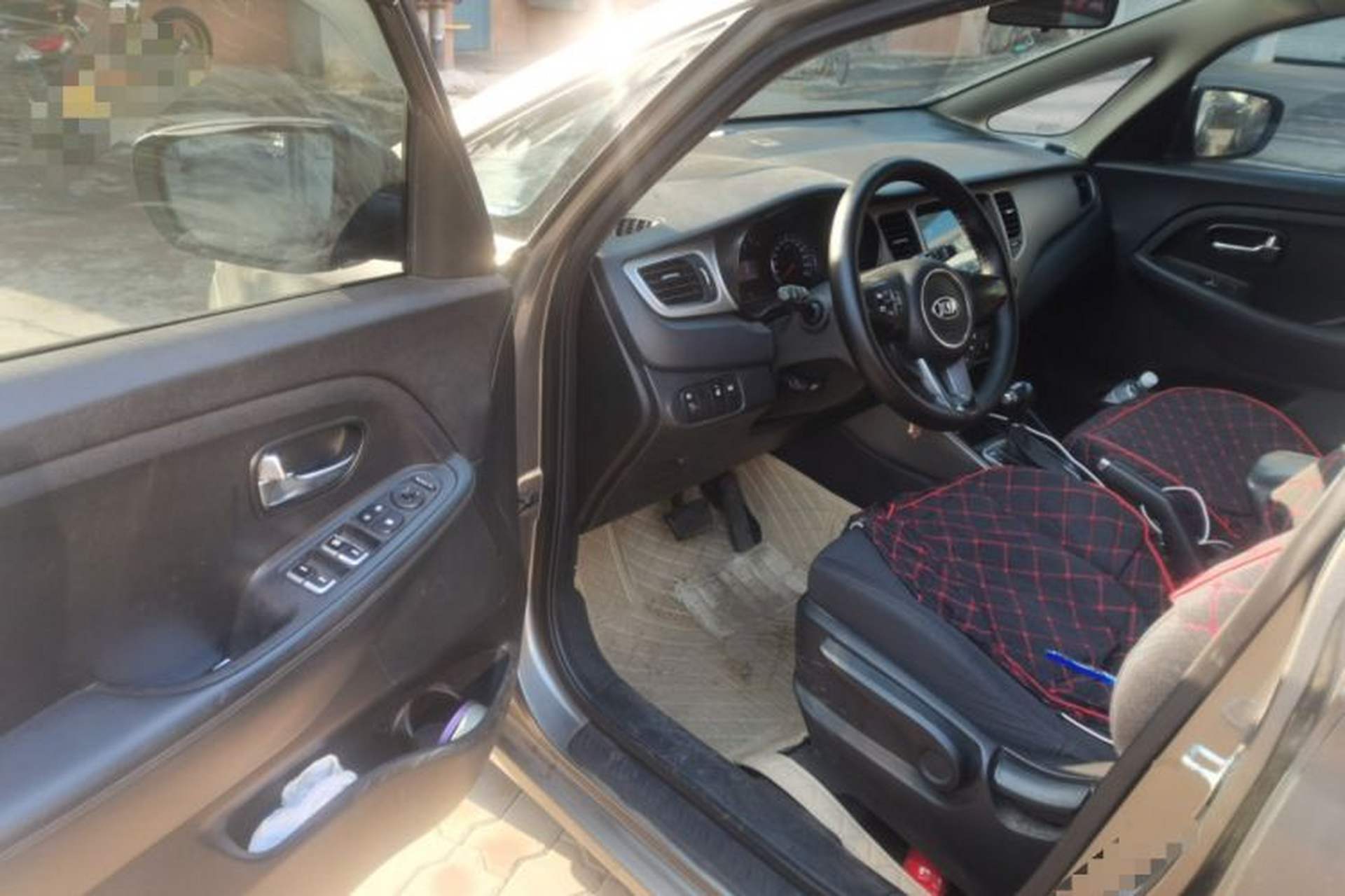 Used Kia Carens 2013 2.0L 5-Seater Automatic Standard Version China IV Standard Driver Seat