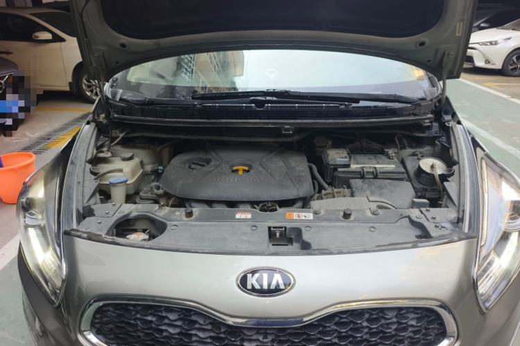 Used Kia Carens 2013 2.0L 7-Seater Automatic Standard Version China IV Standard Engine Bay