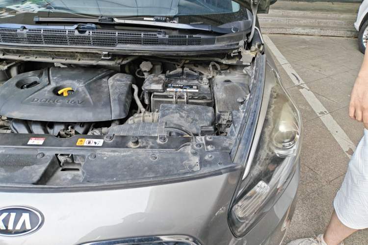 Used Kia Carens 2013 2.0L 7-Seater Automatic Standard Version China V Standard Engine Bay Left