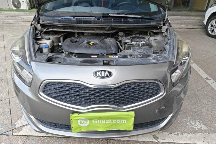 Used Kia Carens 2013 2.0L 7-Seater Automatic Standard Version China V Standard Engine Bay