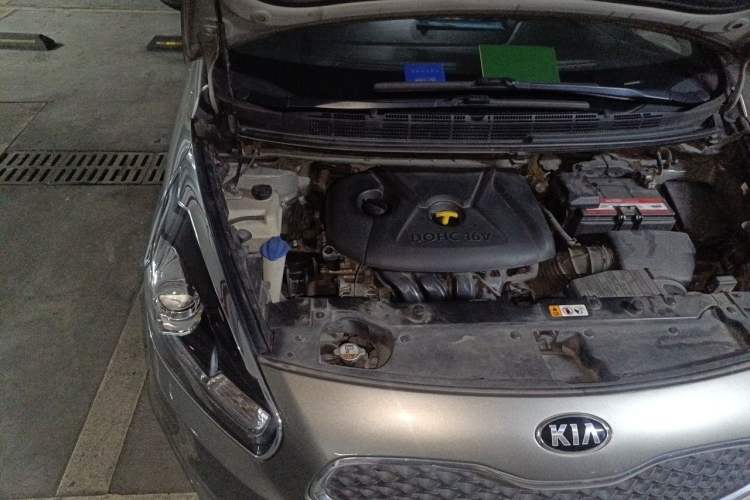Used Kia Carens 2013 2.0L 7-Seater Automatic Comfort Edition China V Standard Engine Bay Right