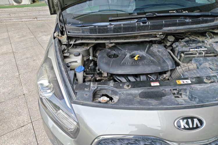 Used Kia Carens 2013 2.0L 7-Seater Automatic Standard Version China V Standard Engine Bay Right