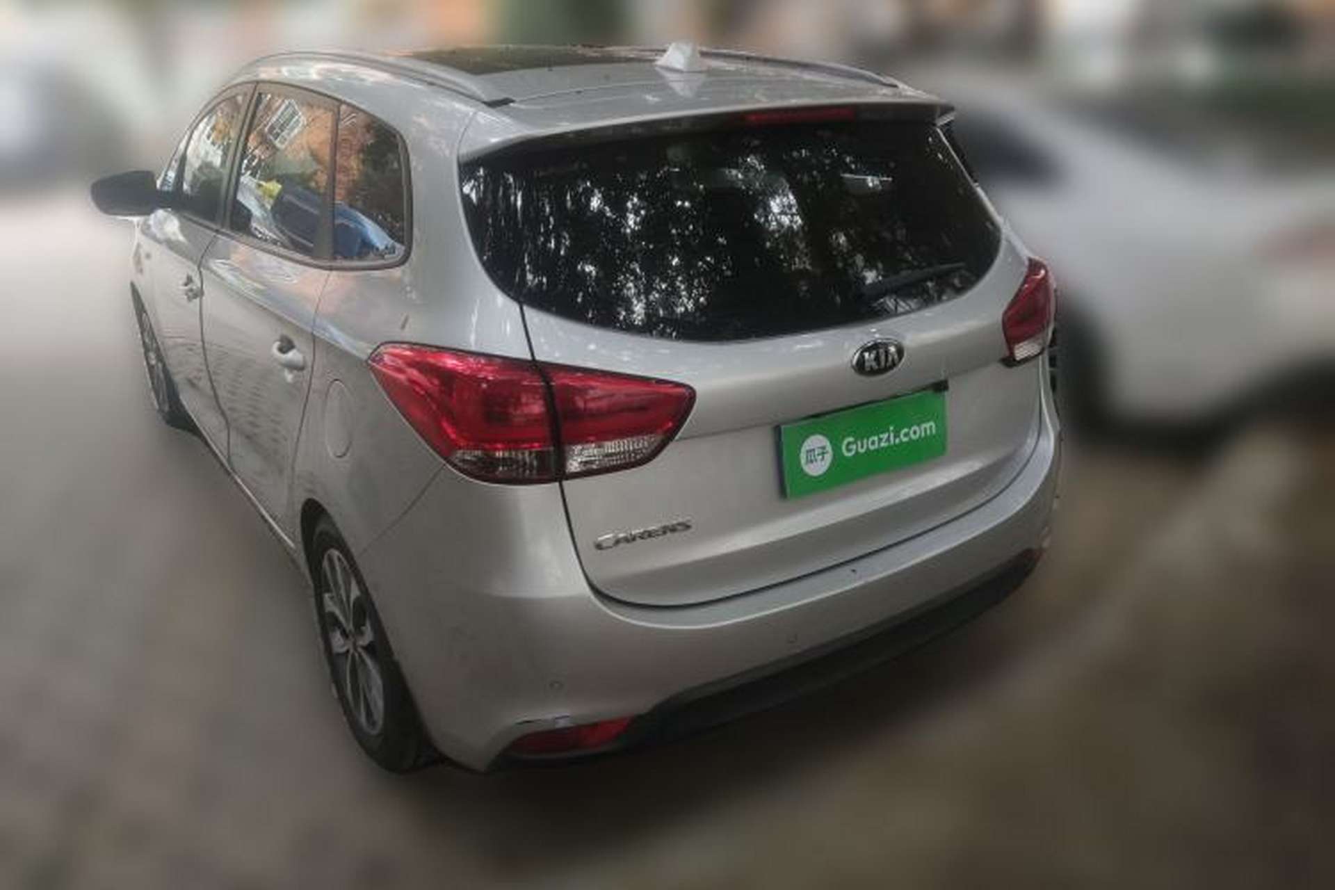 Used Kia Carens 2013 2.0L 7-Seater Automatic Comfort Edition China V Standard Exterior 3