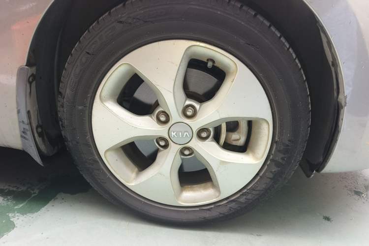 Used Kia Carens 2013 2.0L 7-Seater Automatic Standard Version China IV Standard Exterior 7