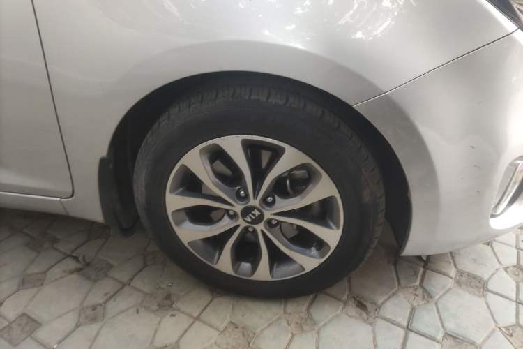 Used Kia Carens 2013 2.0L 7-Seater Automatic Comfort Edition China V Standard Exterior 7
