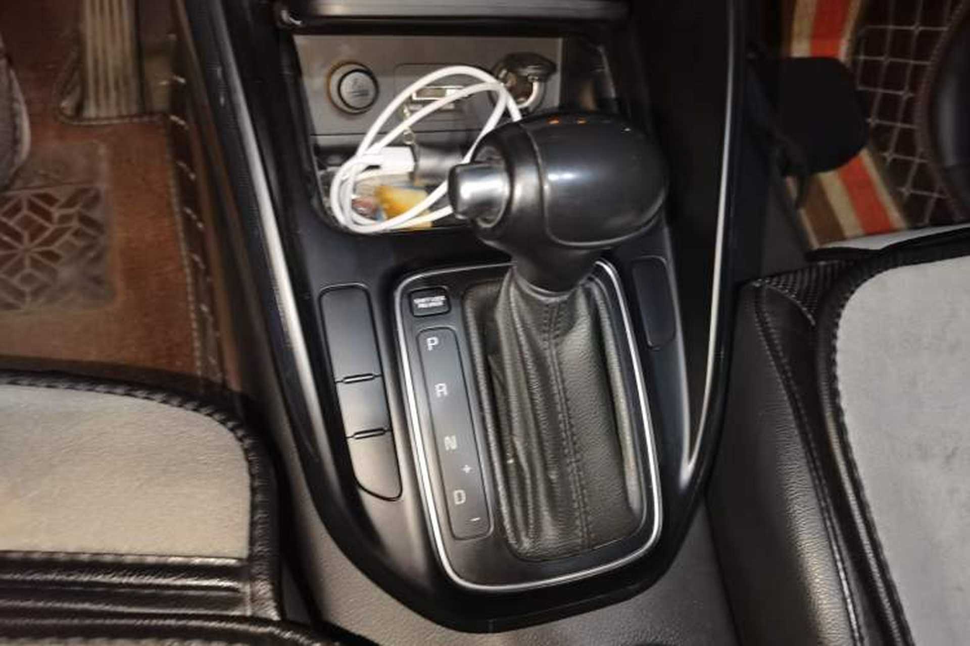 Used Kia Carens 2013 2.0L 5-Seater Automatic Comfort Version China IV Standard Gear Lever