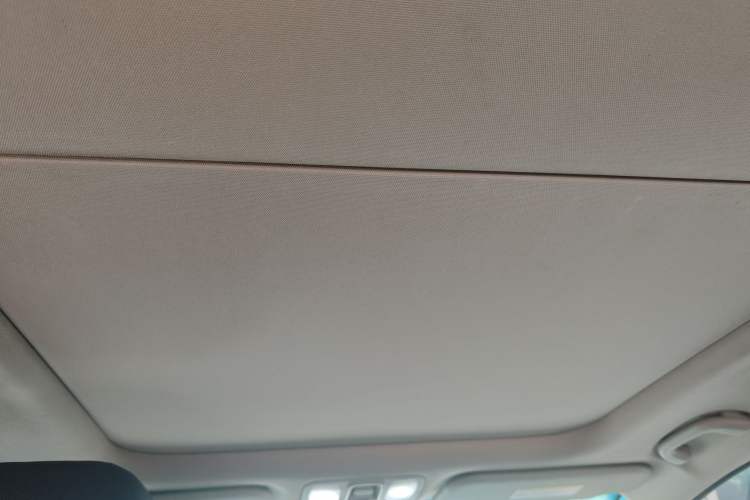 Used Kia Carens 2013 2.0L 7-Seater Automatic Standard Version China IV Standard Headliner
