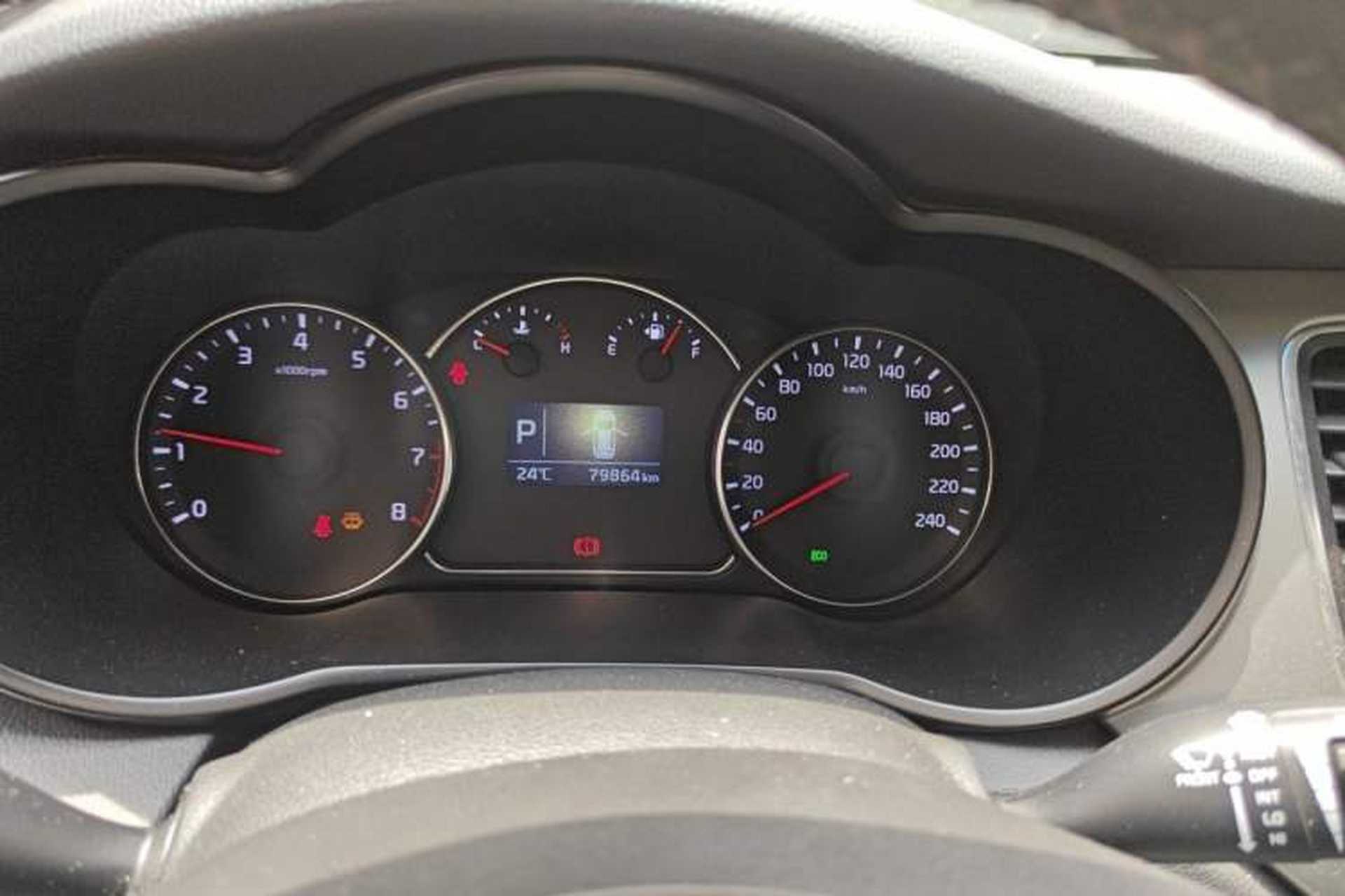 Used Kia Carens 2013 2.0L 7-Seater Automatic Standard Version China IV Standard Instrument Cluster