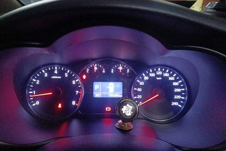 Used Kia Carens 2013 2.0L 7-Seater Automatic Comfort Edition China V Standard Instrument Cluster