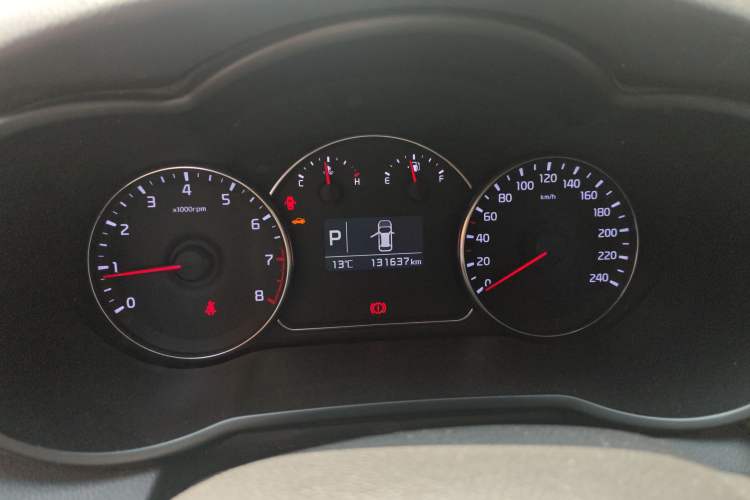 Used Kia Carens 2013 2.0L 7-Seater Automatic Standard Version China IV Standard Instrument Cluster