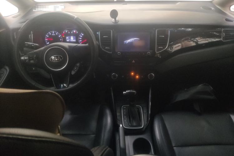 Used Kia Carens 2013 2.0L 7-Seater Automatic Comfort Edition China V Standard Interior 2