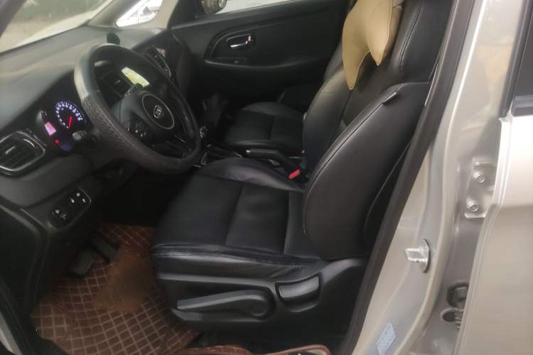 Used Kia Carens 2013 2.0L 7-Seater Automatic Comfort Edition China V Standard Left Front Seat