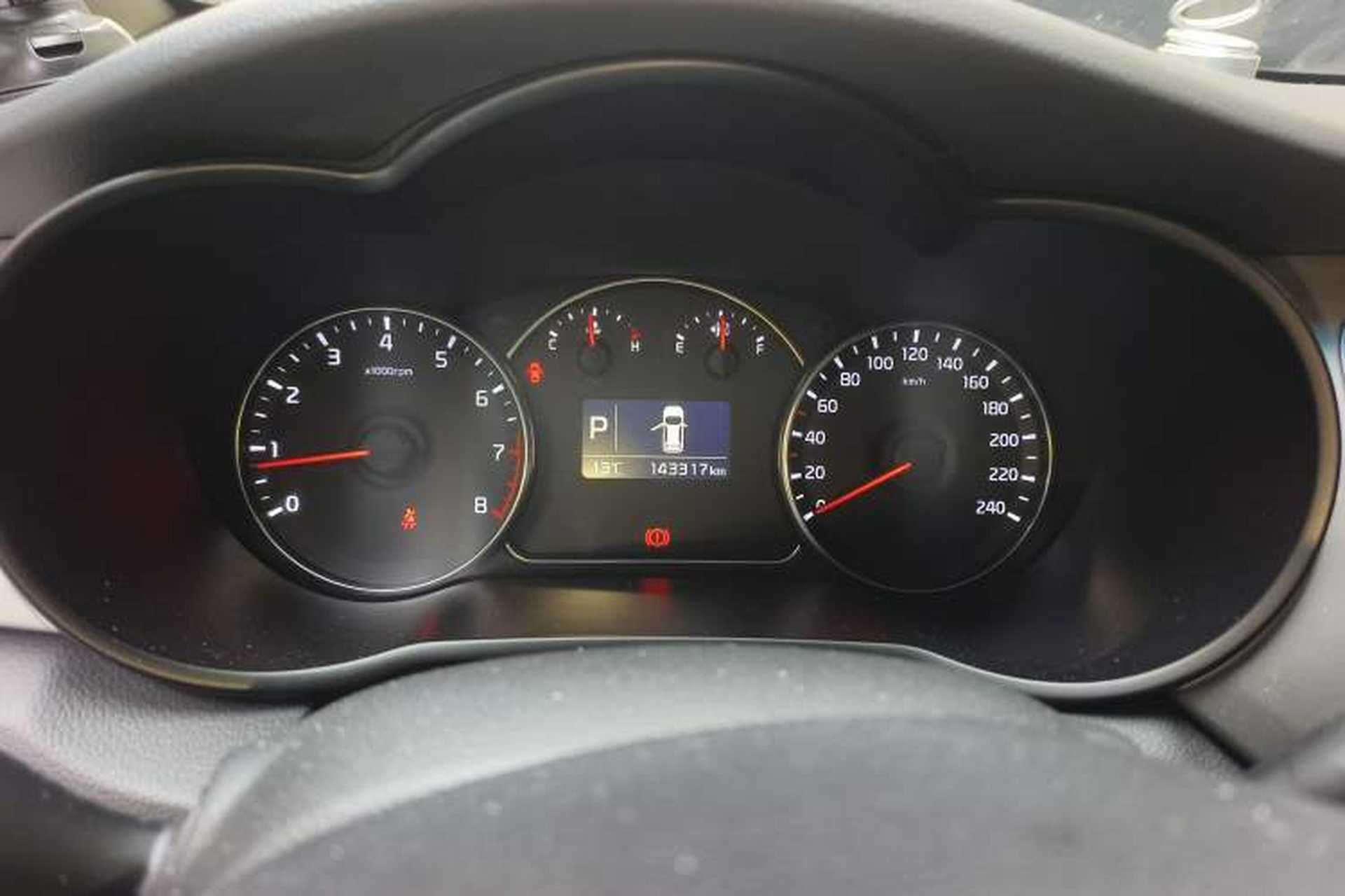 Used Kia Carens 2013 2.0L 7-Seater Automatic Standard Version China IV Standard Odometer Close Up