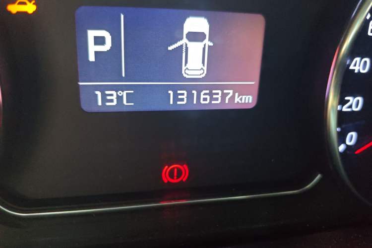 Used Kia Carens 2013 2.0L 7-Seater Automatic Standard Version China IV Standard Odometer Close Up