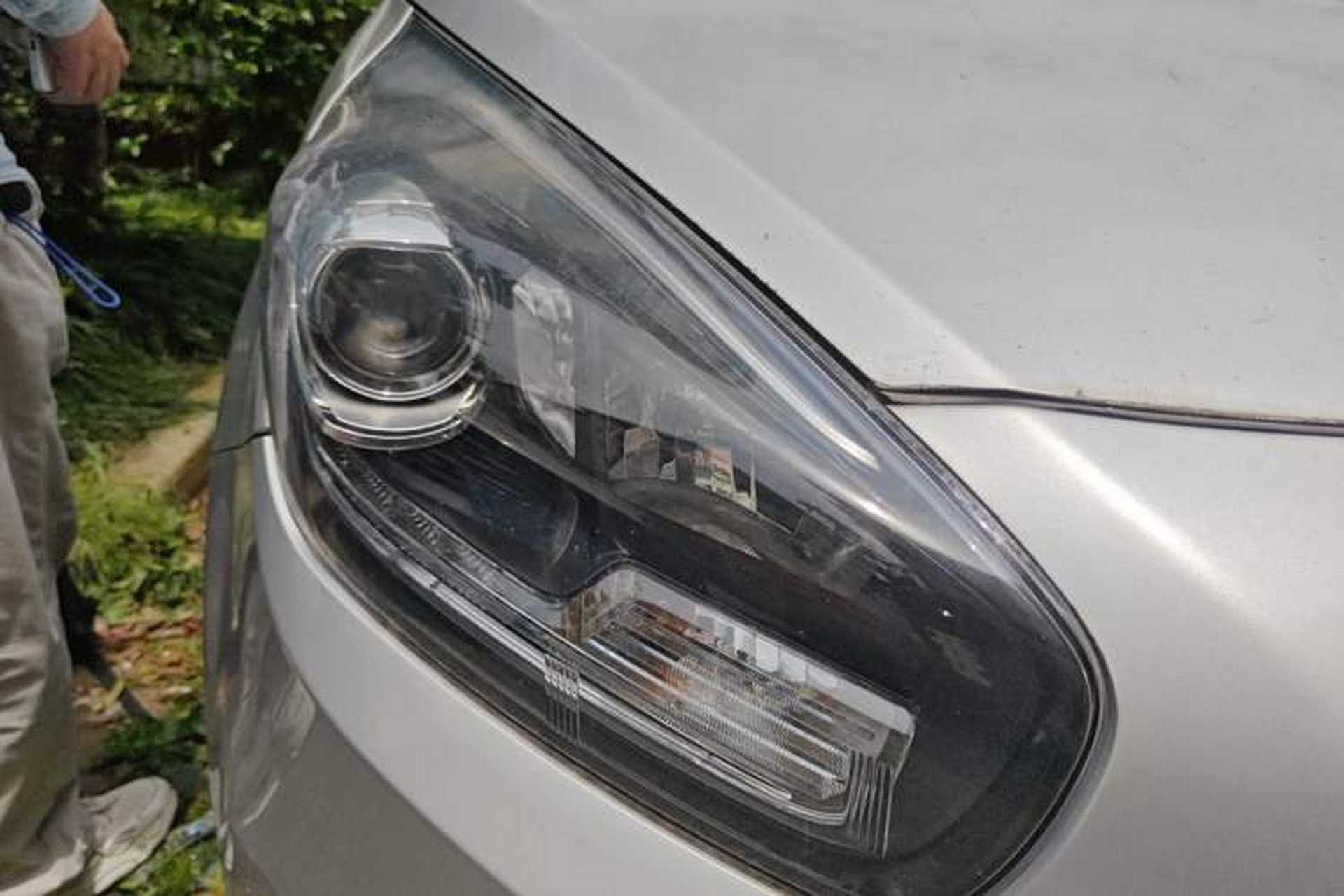 Used Kia Carens 2013 2.0L 7-Seater Automatic Standard Version China IV Standard Right Front Headlight