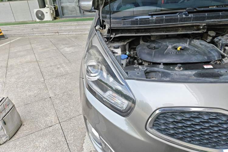 Used Kia Carens 2013 2.0L 7-Seater Automatic Standard Version China V Standard Right Front Headlight