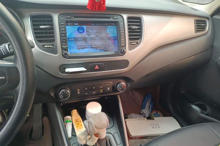 Used Kia Carens 2013 2.0L 5-Seater Automatic Standard Version China IV Standard Audio And AC Panel