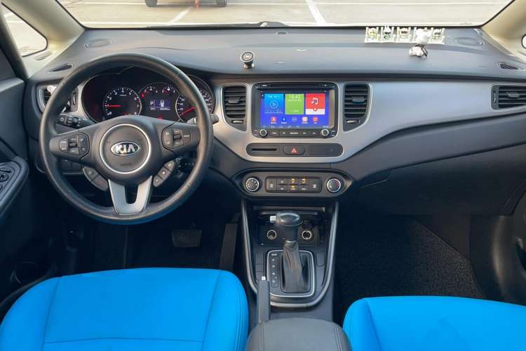 Used Kia Carens 2013 2.0L 7-Seater Automatic Standard Version China V Standard Center Console