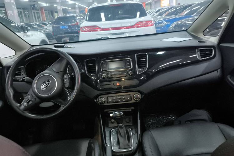 Used Kia Carens 2013 2.0L 7-Seater Automatic Comfort Edition China V Standard Center Console