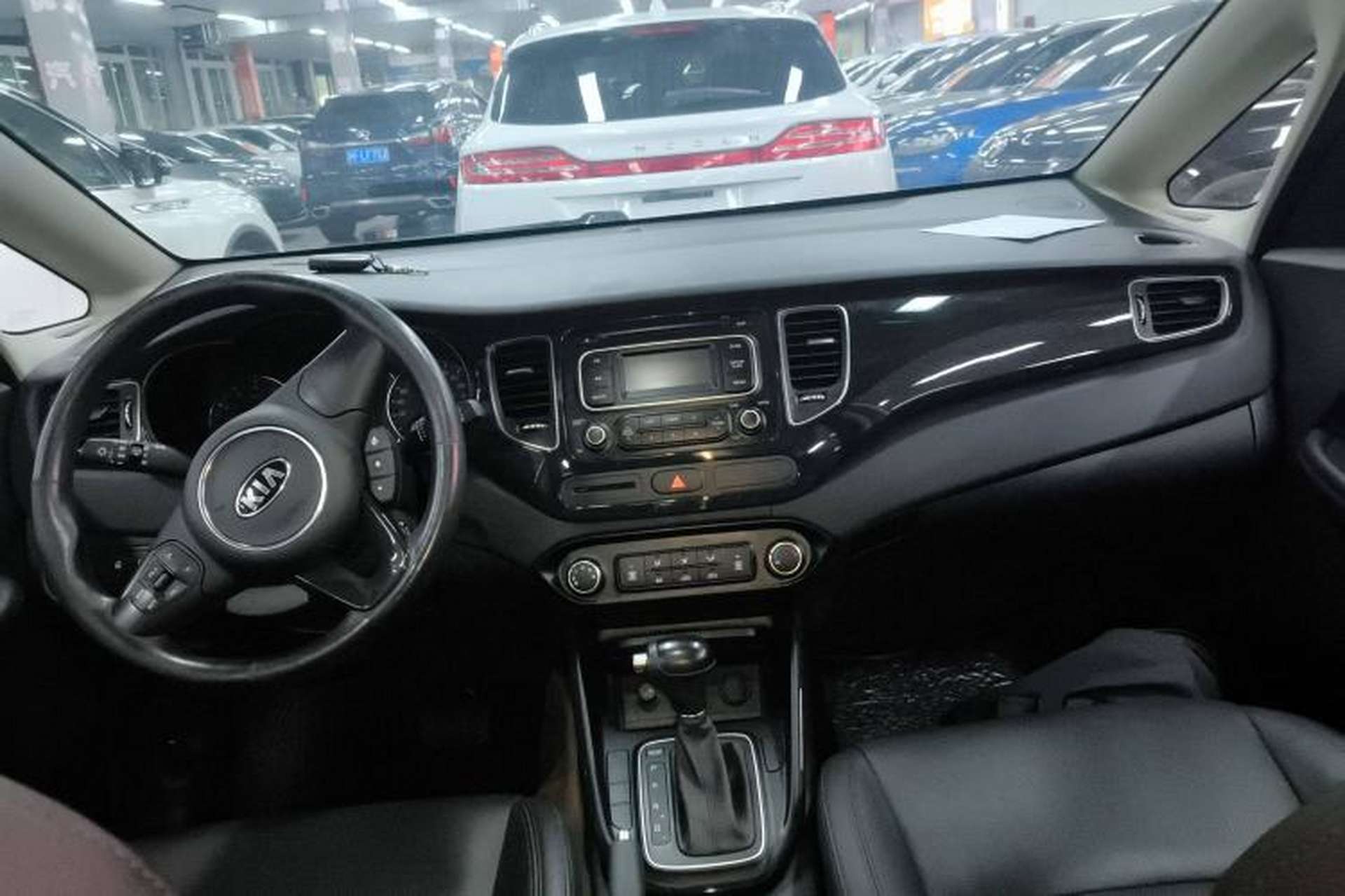 Used Kia Carens 2013 2.0L 7-Seater Automatic Comfort Edition China V Standard Center Console