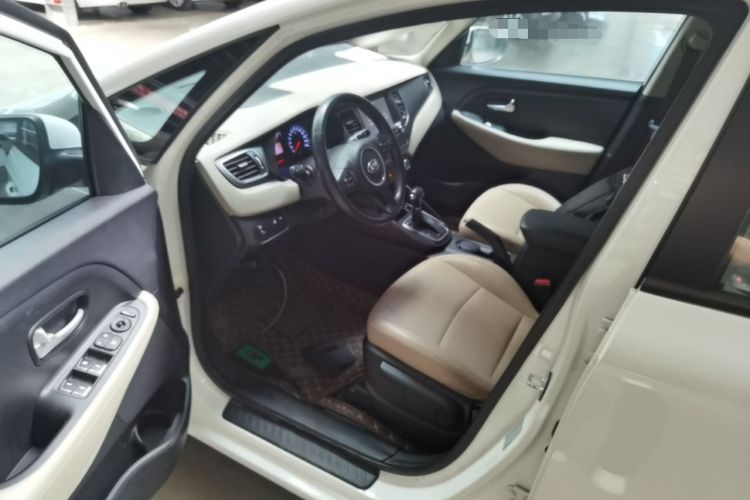 Used Kia Carens 2013 2.0L 7-Seater Automatic Standard Version China IV Standard Driver Seat