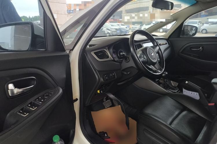 Used Kia Carens 2013 2.0L 7-Seater Automatic Standard Version China IV Standard Driver Seat