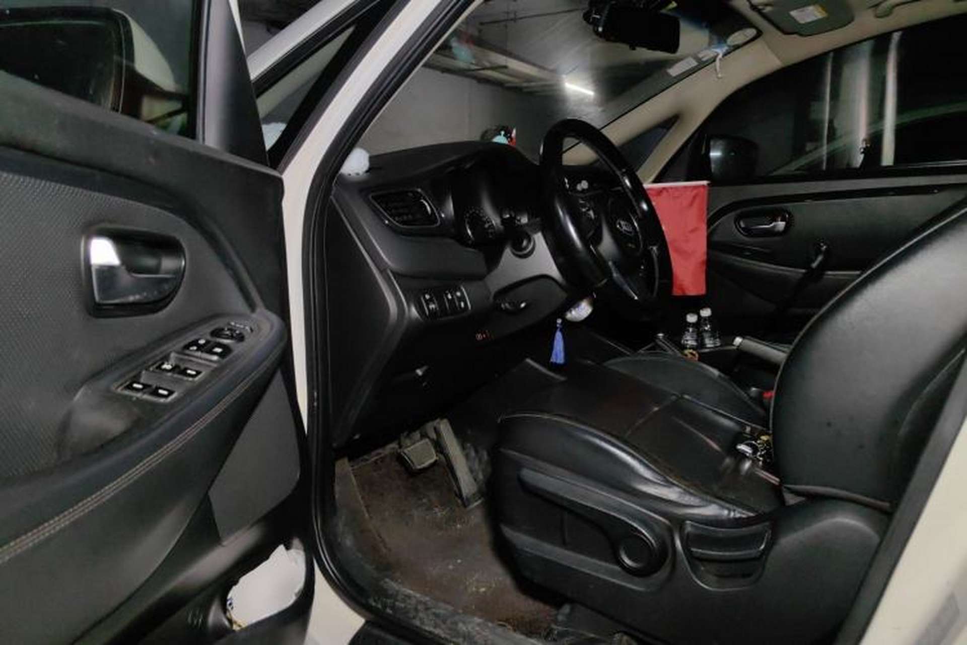 Used Kia Carens 2013 2.0L 5-Seater Automatic Comfort Version China IV Standard Driver Seat