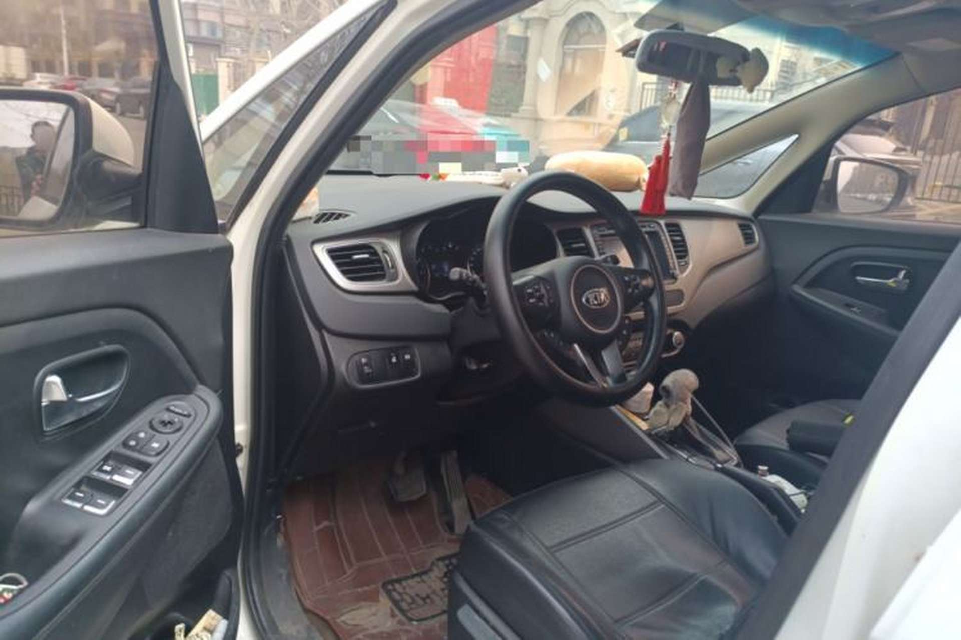 Used Kia Carens 2013 2.0L 5-Seater Automatic Standard Version China IV Standard Driver Seat