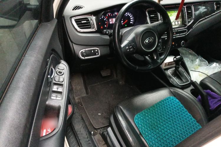 Used Kia Carens 2013 2.0L 7-Seater Automatic Comfort Edition China IV Standard Driver Seat