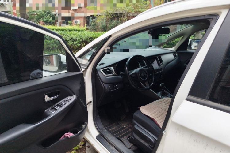 Used Kia Carens 2013 2.0L 7-Seater Automatic Standard Version China V Standard Driver Seat