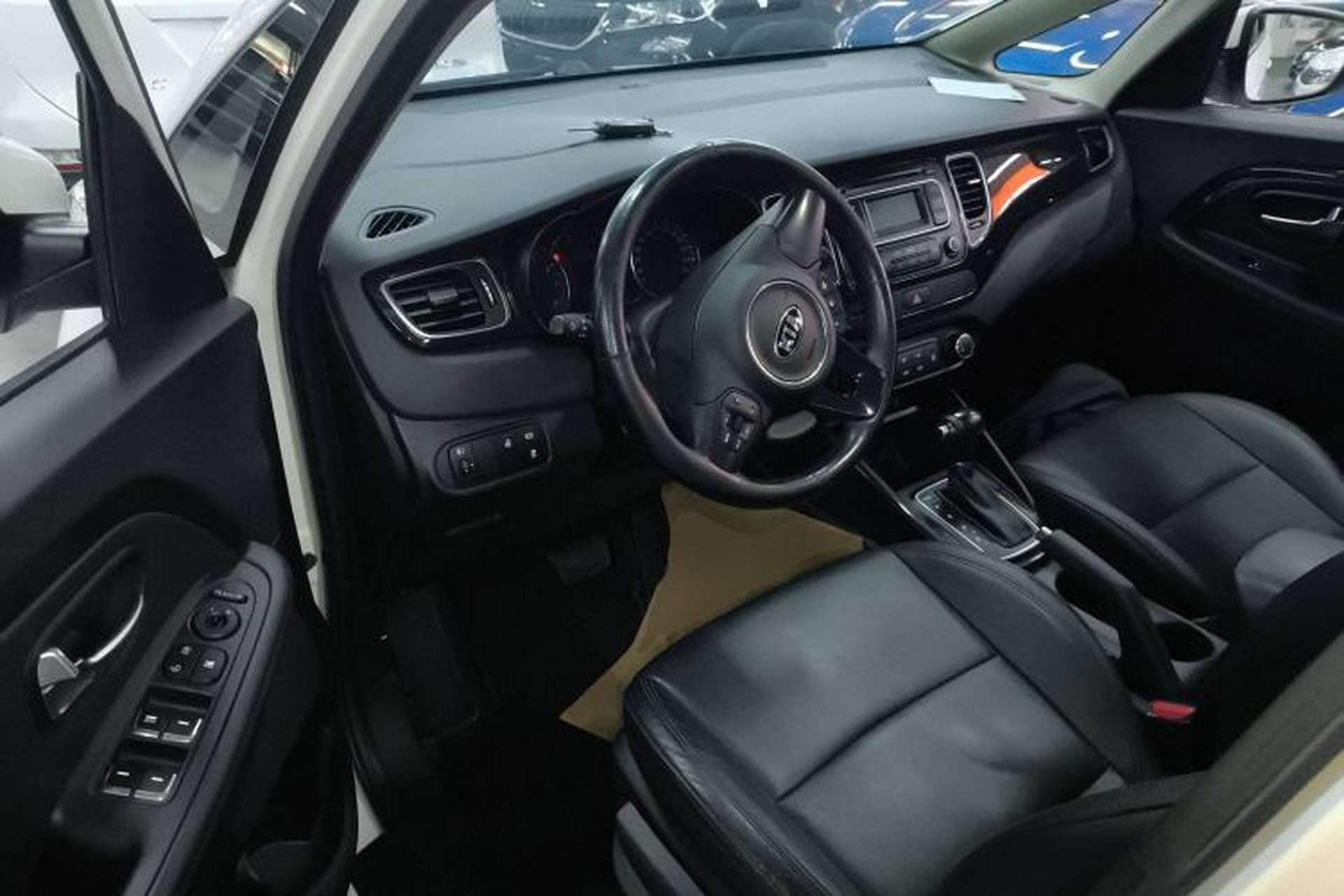 Used Kia Carens 2013 2.0L 7-Seater Automatic Comfort Edition China V Standard Driver Seat