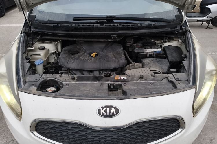Used Kia Carens 2013 2.0L 7-Seater Automatic Standard Version China IV Standard Engine Bay